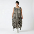 Luftiges Oversize Ballonkleid mit raffiniertem Lagenlook und zeitlosen Blockstreifen , Schwarz/Weiß