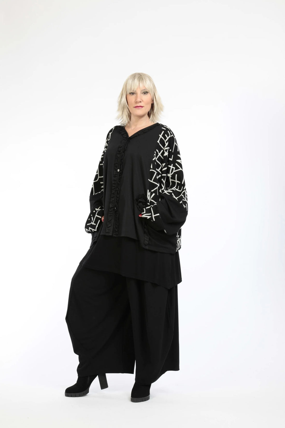  Jacke von AKH Fashion aus Viskose in kastiger Form, 1213.06558, Schwarz-Grau, Ausgefallen