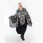  AKH Premium Jacke in Glocken-Form, aus Polyester, P1016.7148, Ecru/Schwarz, Pinselstrich