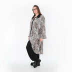  AKH Premium Bluse in Vokuhila-Form, aus Polyester, P1018.7149, Ecru/Braun/Schwarz, Schick