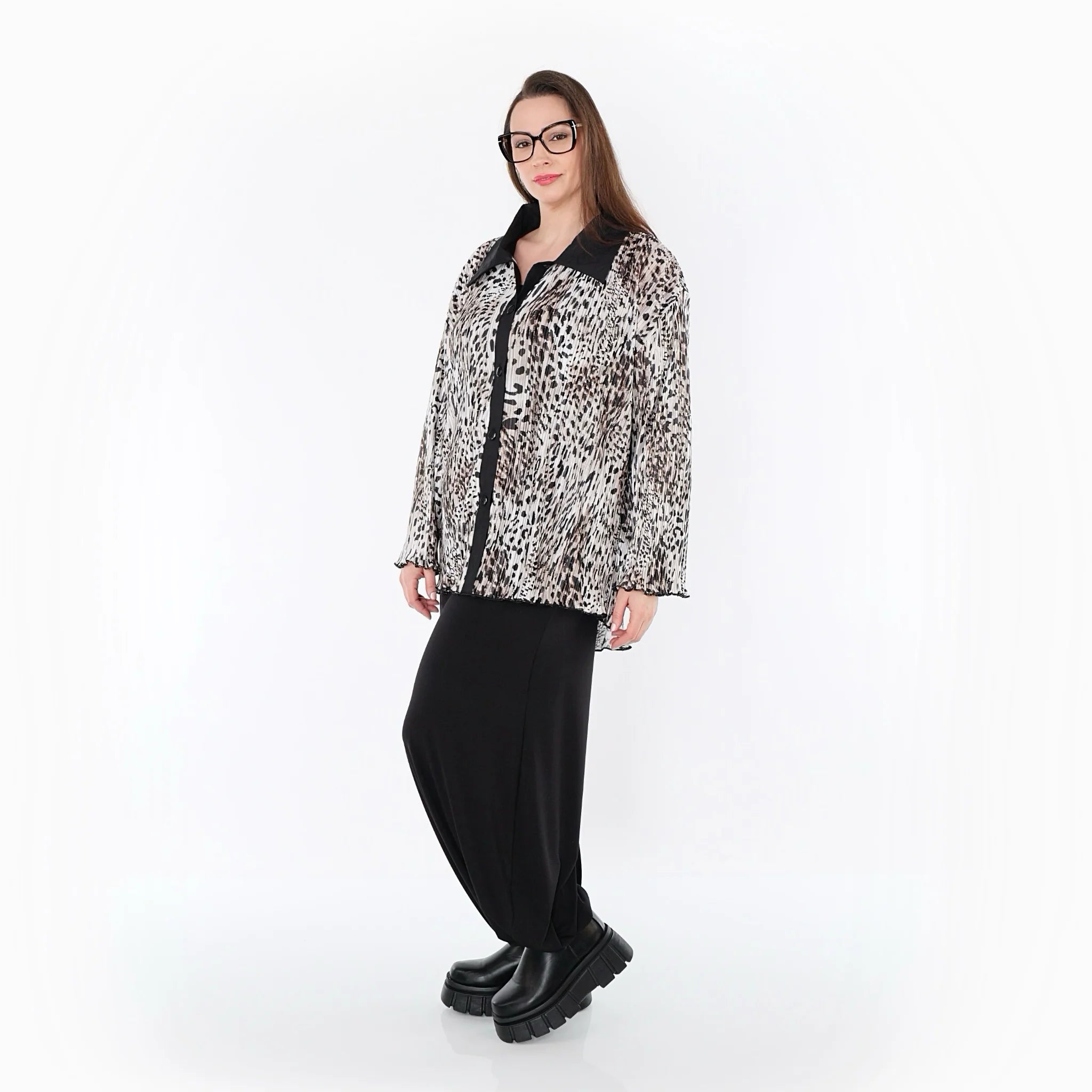  AKH Premium Bluse in gerundeter Form, aus Polyester, P1018.7151, Ecru/Braun/Schwarz