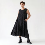 Luftiges Ballon Kleid aus fein leichter Popeline im ausgefallenen Lagenlook mit Punkten, Schwarz/Weiß