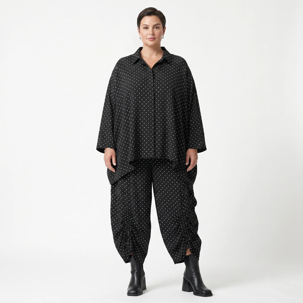 Luftig leichte A-Form Bluse im lässigen Lagenlook mit ausgefallenem Punktedesign, Schwarz/Weiß