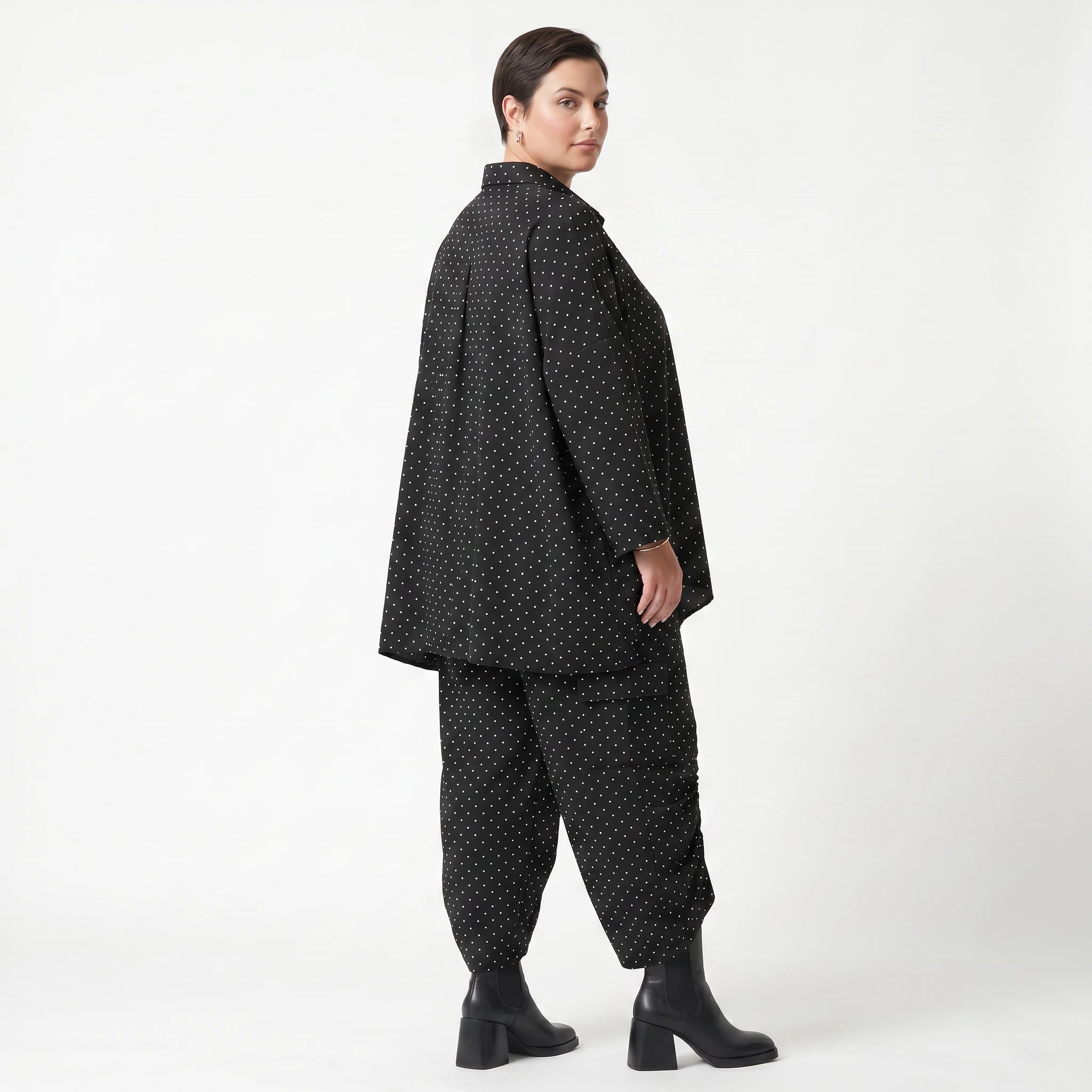 Luftig leichte A-Form Bluse im lässigen Lagenlook mit ausgefallenem Punktedesign, Schwarz/Weiß