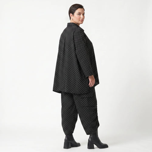 Luftig leichte A-Form Bluse im lässigen Lagenlook mit ausgefallenem Punktedesign, Schwarz/Weiß