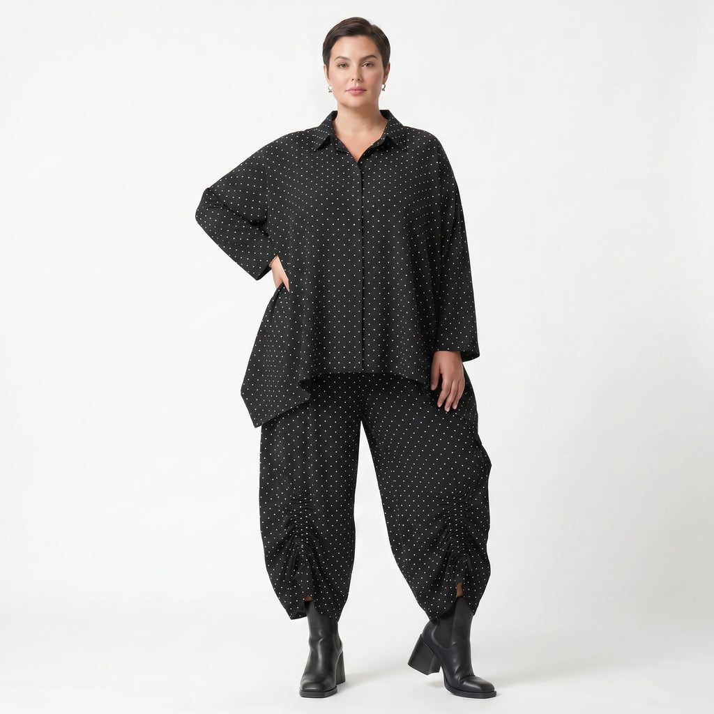 Luftig leichte A-Form Bluse im lässigen Lagenlook mit ausgefallenem Punktedesign, Schwarz/Weiß