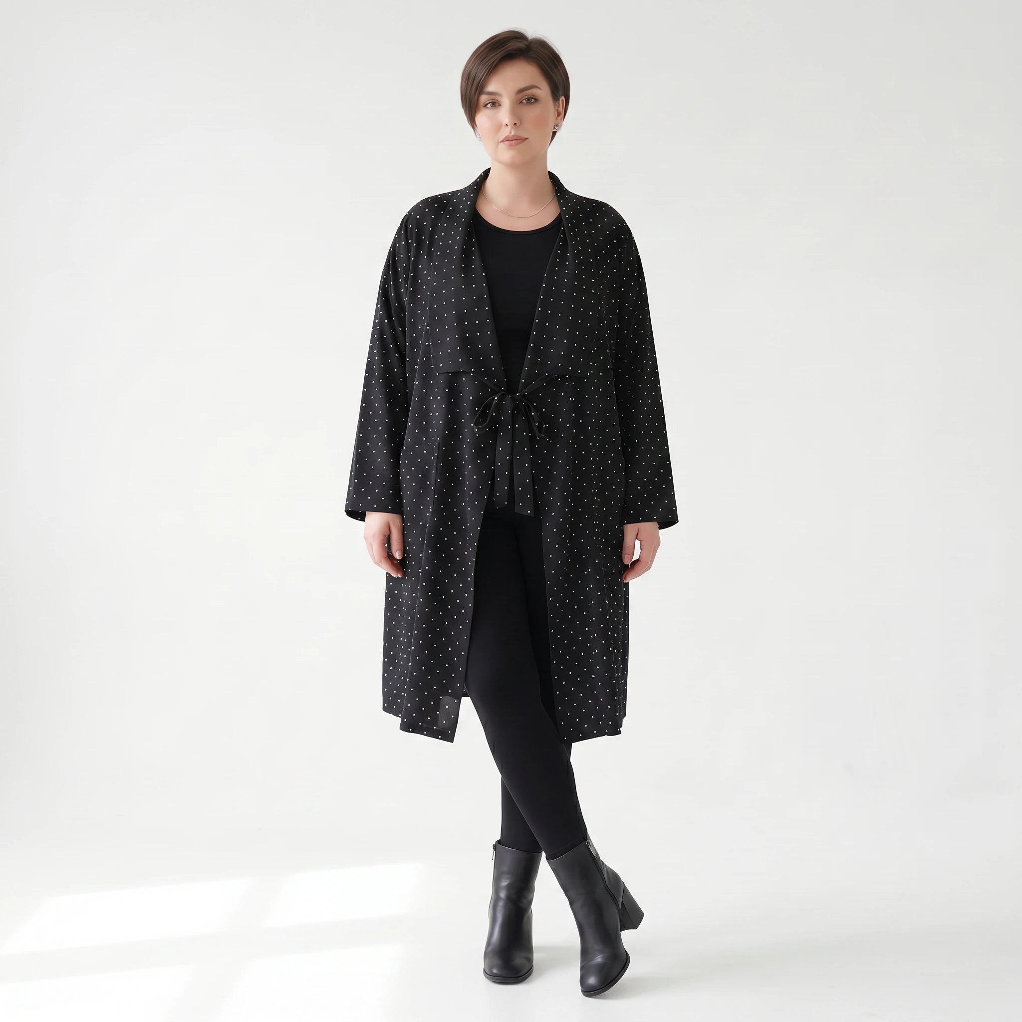 Luftiger Lagenlook Cardigan aus feiner Popeline, leger mit Zierfalte und Punkten, Schwarz/Weiß