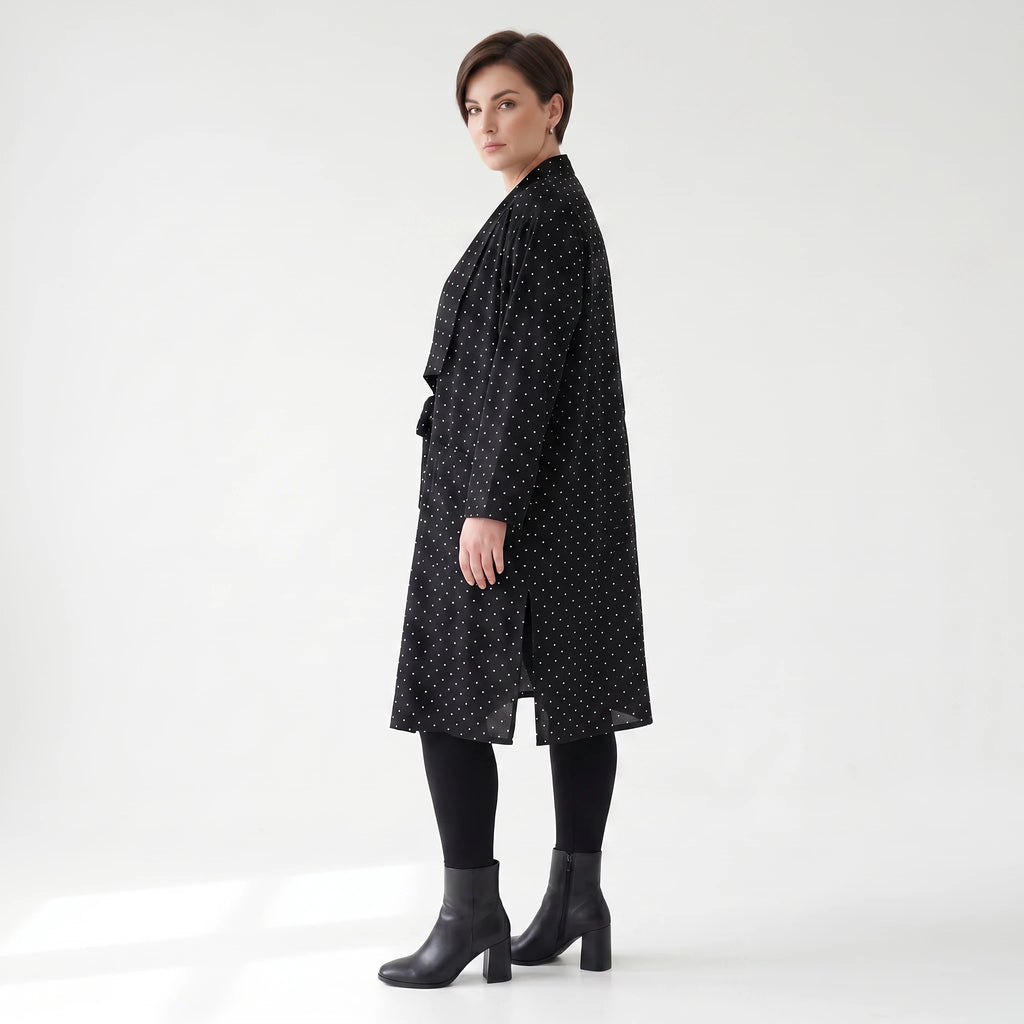 Luftiger Lagenlook Cardigan aus feiner Popeline, leger mit Zierfalte und Punkten, Schwarz/Weiß