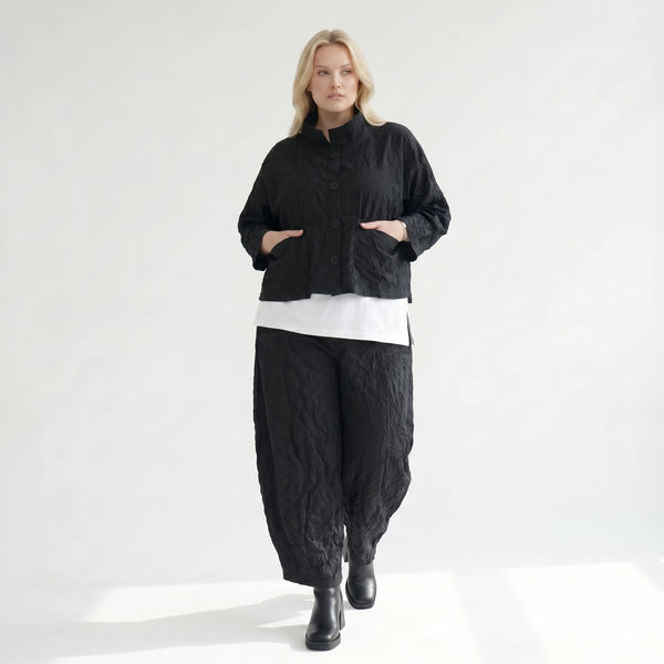 Ausgefallene kastige Crash-Jacke im modernen Lagenlook, luftig und leicht für den Sommer, Schwarz