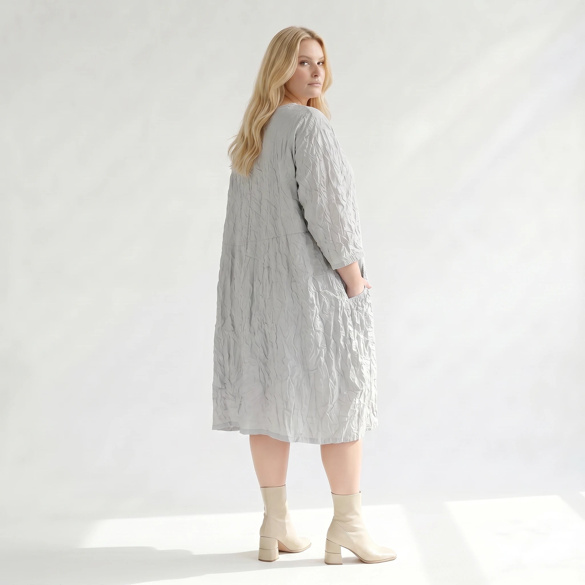 Ausgefallenes Oversize Ballon Kleid im luftigen Lagenlook mit stilvollem Crash Effekt, Grau