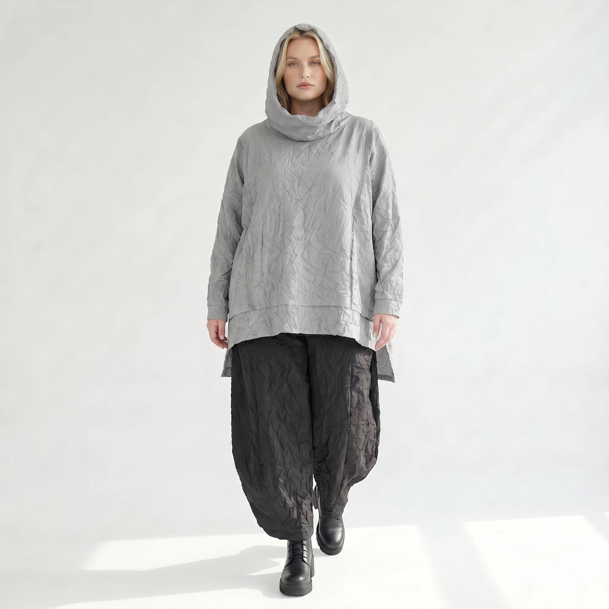 Oversize Lagenlook Shirt mit Rollkragen und Kapuze in luftig leichter Crash Popeline, Grau