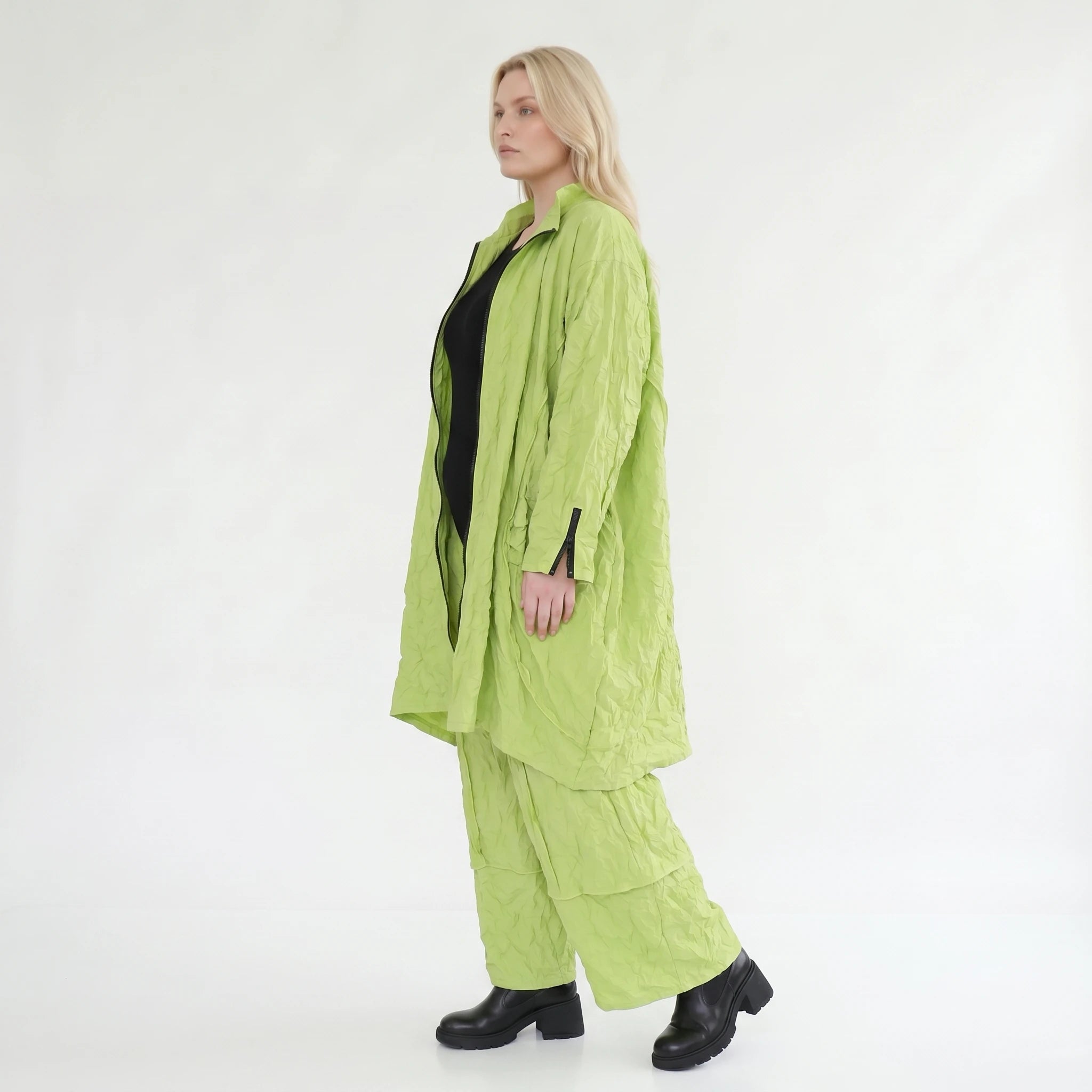 Luftige Oversize Jacke im ausgefallenen Ballonstil mit crash Popeline und legerem Lagenlook, Apfelgrün