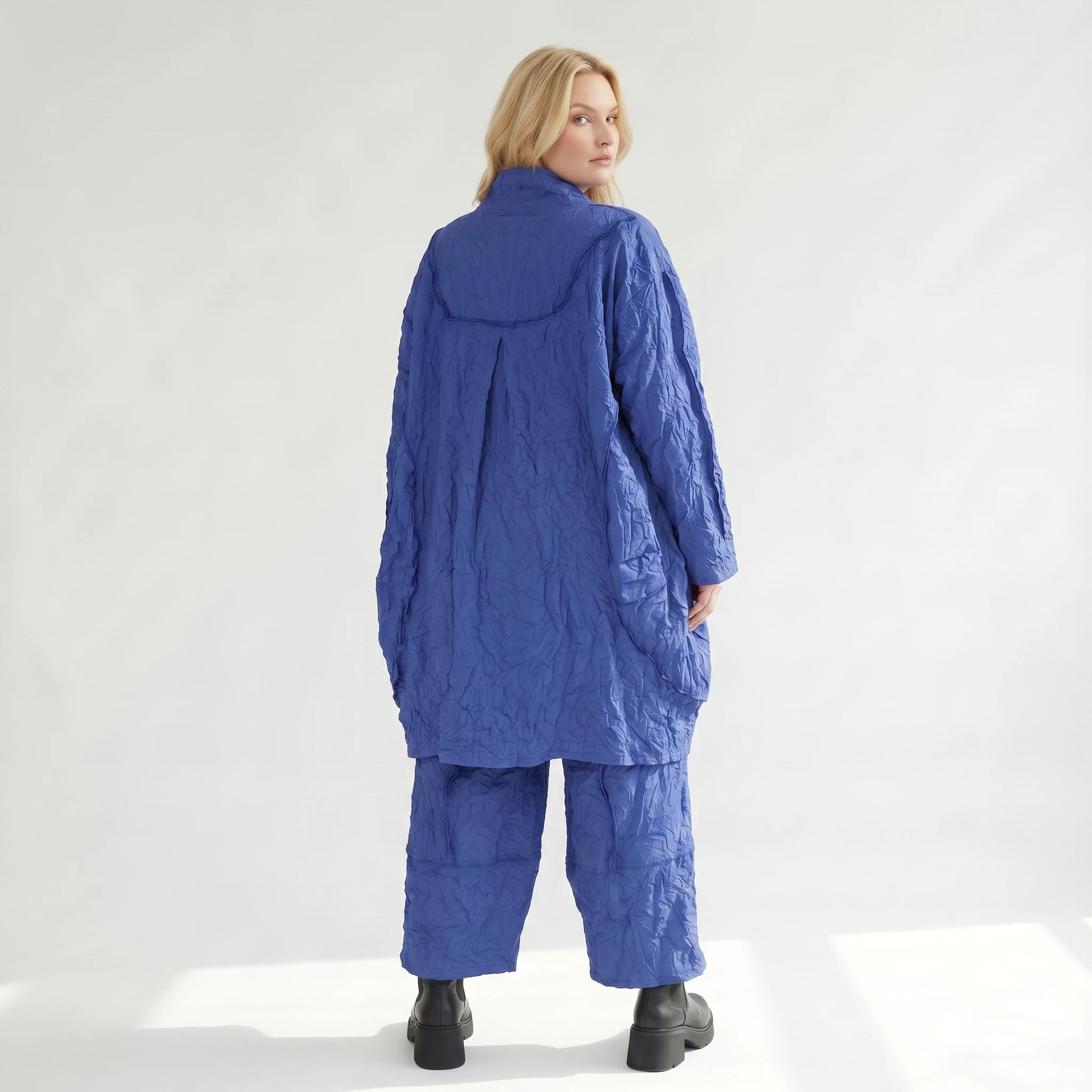 Ausgefallener Crash Ballon Mantel aus leichter Popeline mit modernem Lagenlook und Stehkragen, Royalblau