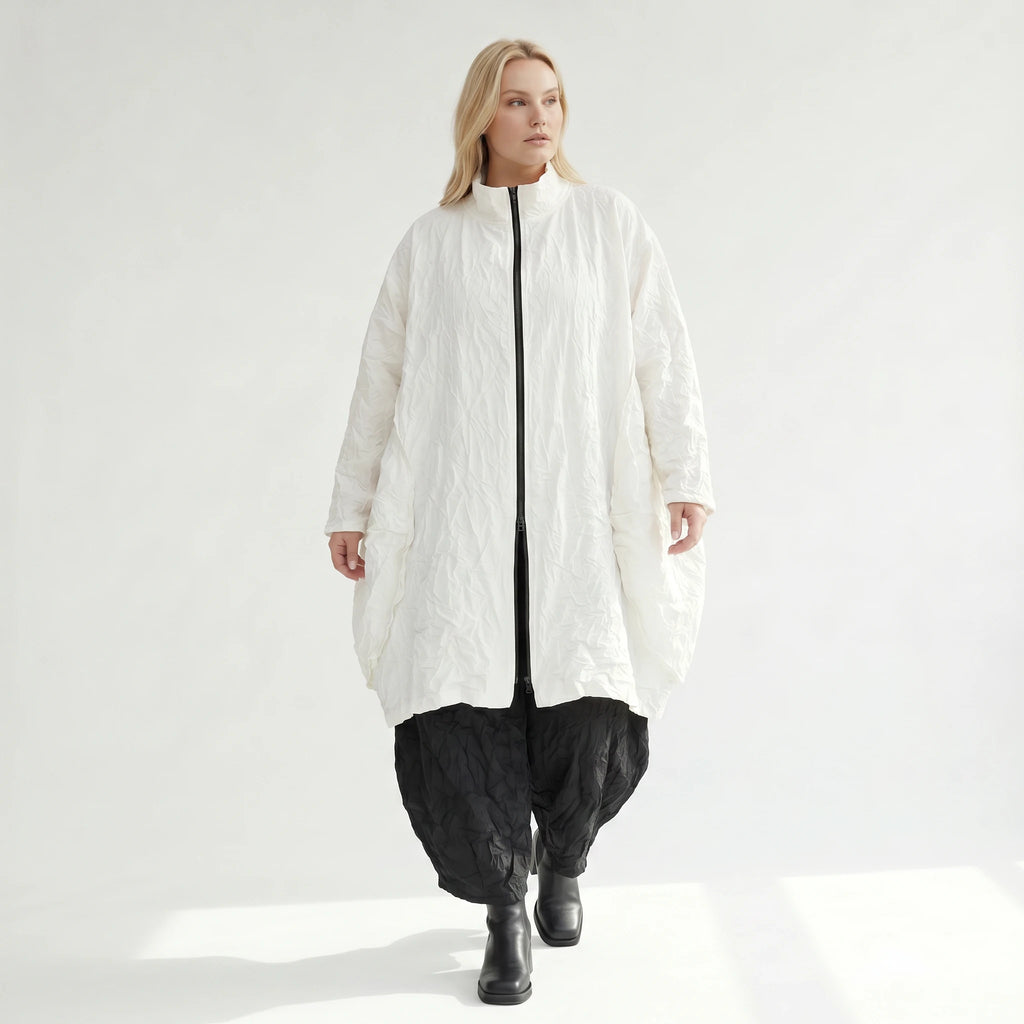 Stilvolle Ballonjacke im ausgefallenen Lagenlook aus leichter Crash Popeline, luftig leger, Weiß