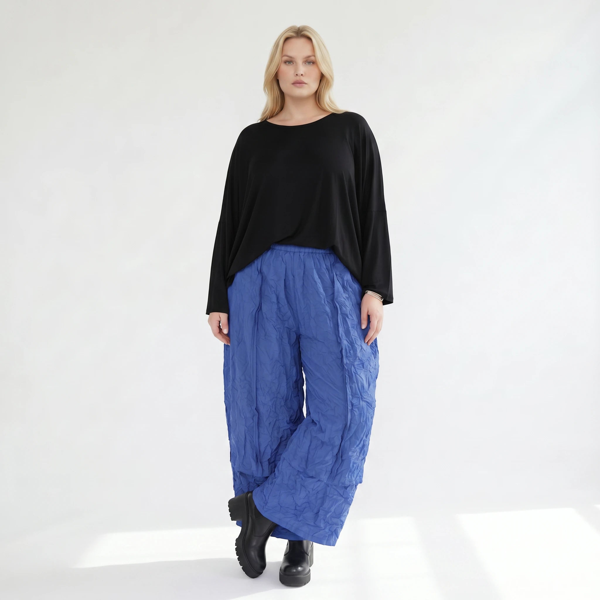 Ausgefallene Ballonhose im Lagenlook aus leichter Popeline mit Biesenmuster, luftig und leger, Royalblau