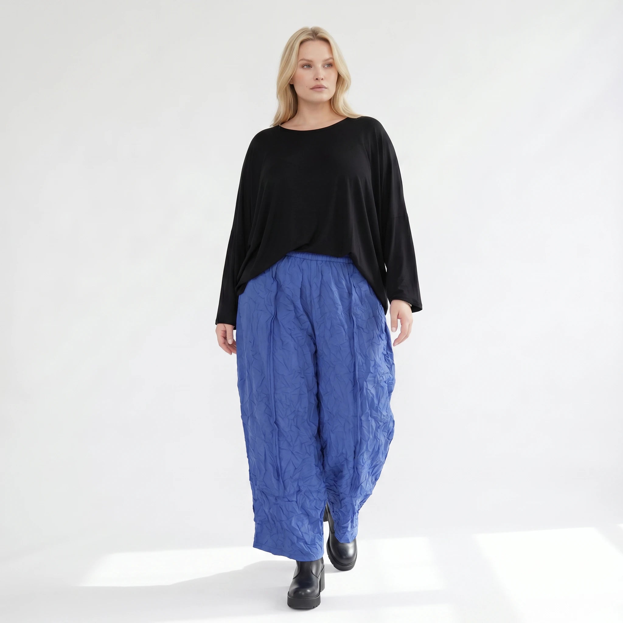 Ausgefallene Ballonhose im Lagenlook aus leichter Popeline mit Biesenmuster, luftig und leger, Royalblau