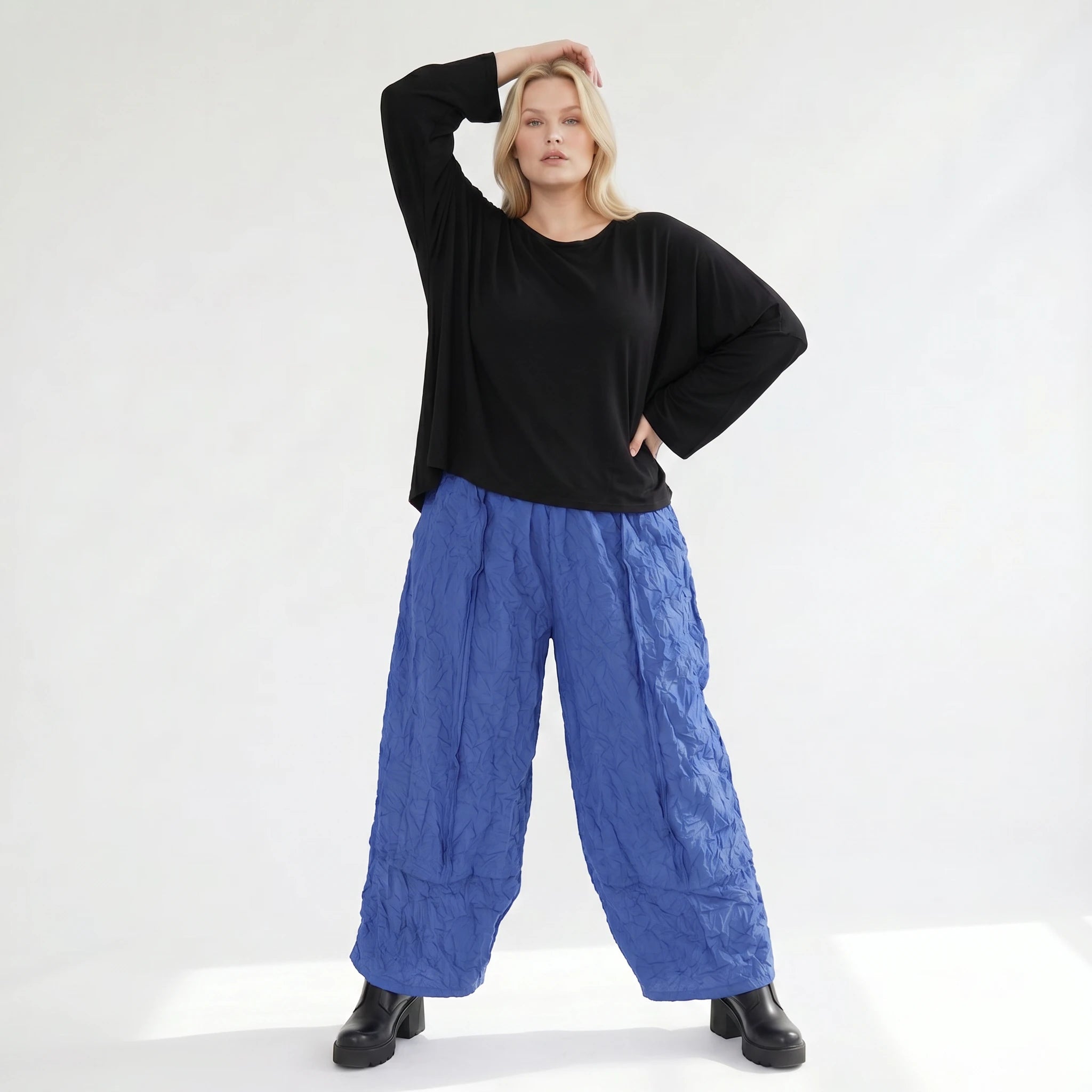 Ausgefallene Ballonhose im Lagenlook aus leichter Popeline mit Biesenmuster, luftig und leger, Royalblau
