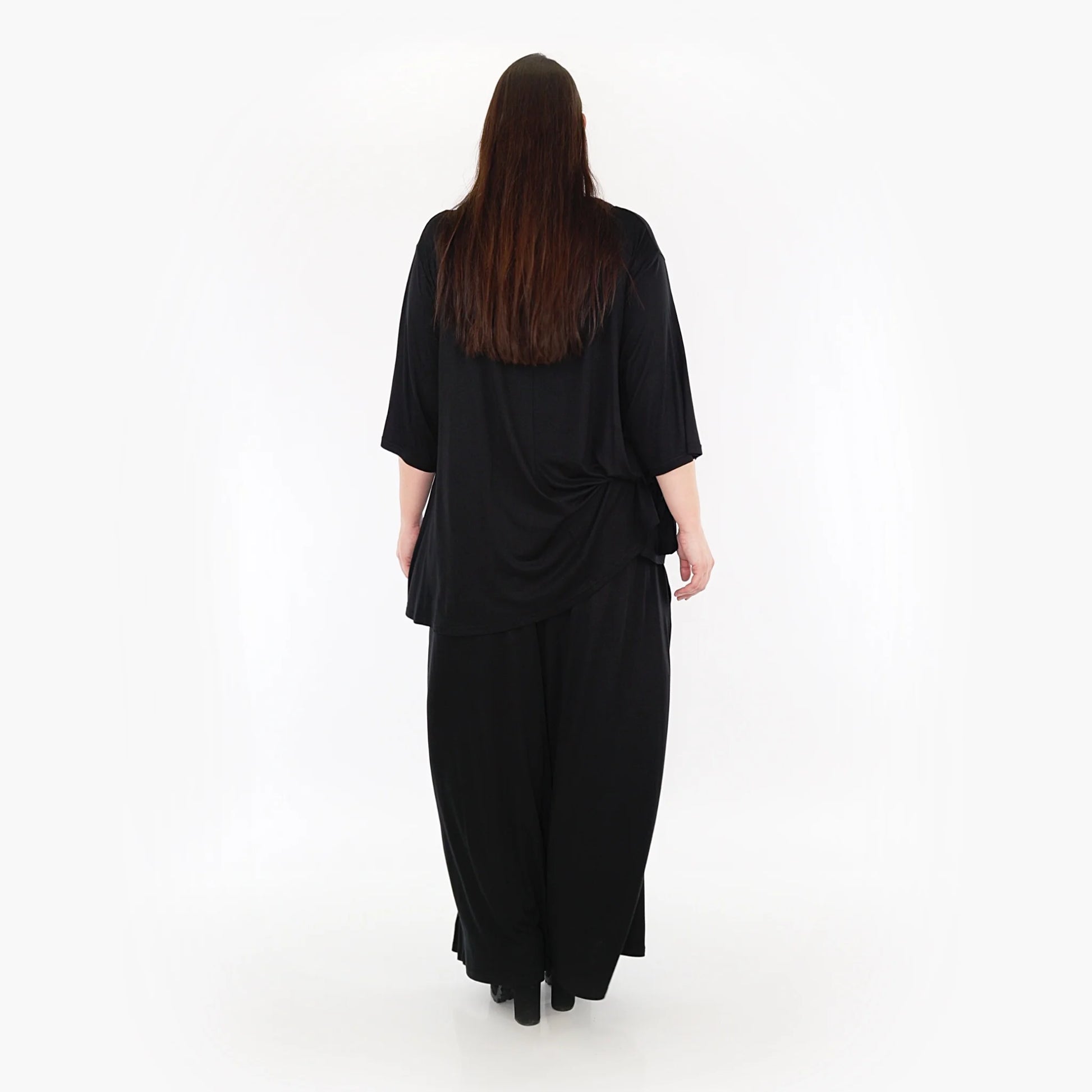  Kastige schwarze Hose aus leichtem Viskose-Mix, perfekt für Lagenlooks und Plus Size Fashion