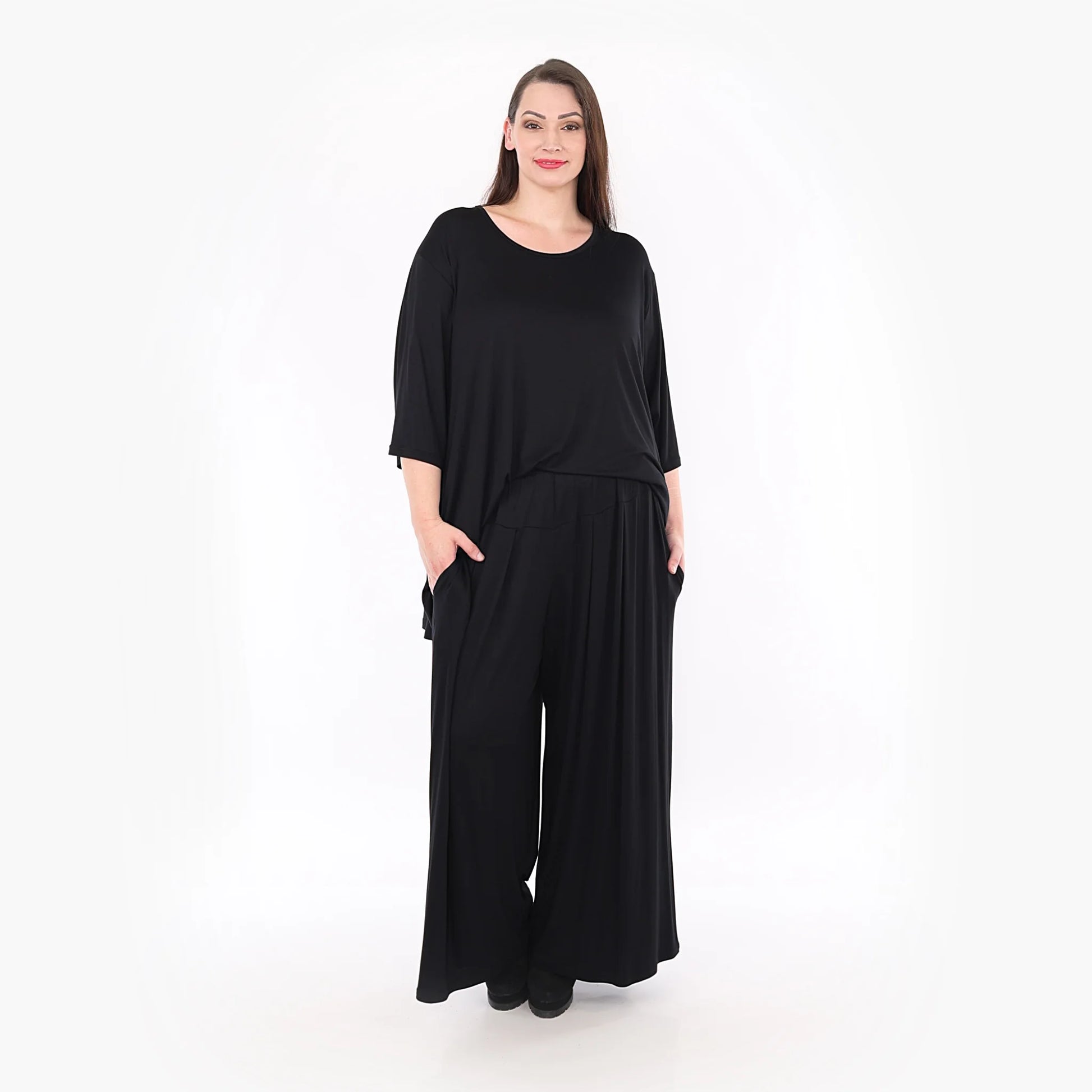  Kastige schwarze Hose aus leichtem Viskose-Mix, perfekt für Lagenlooks und Plus Size Fashion