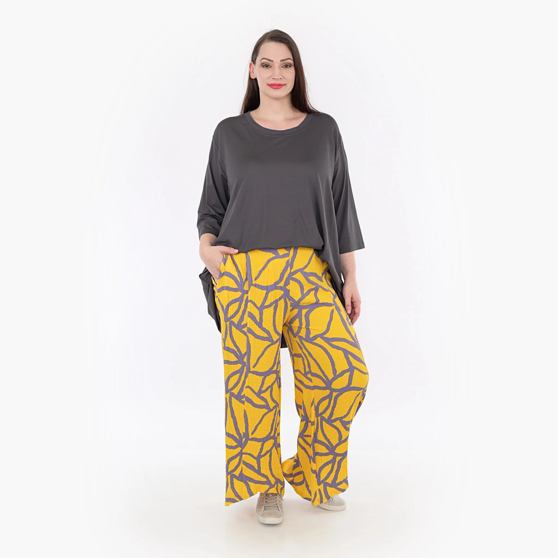  Lagenlook Hose in Gelb-Fliedergrau aus softer Viskose mit grafischem Muster für Oversize-Style