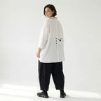 Leichte Oversize-Bluse in Weiß aus Slinky-Material – luftig, glatt & halbdurchsichtig | Modeare