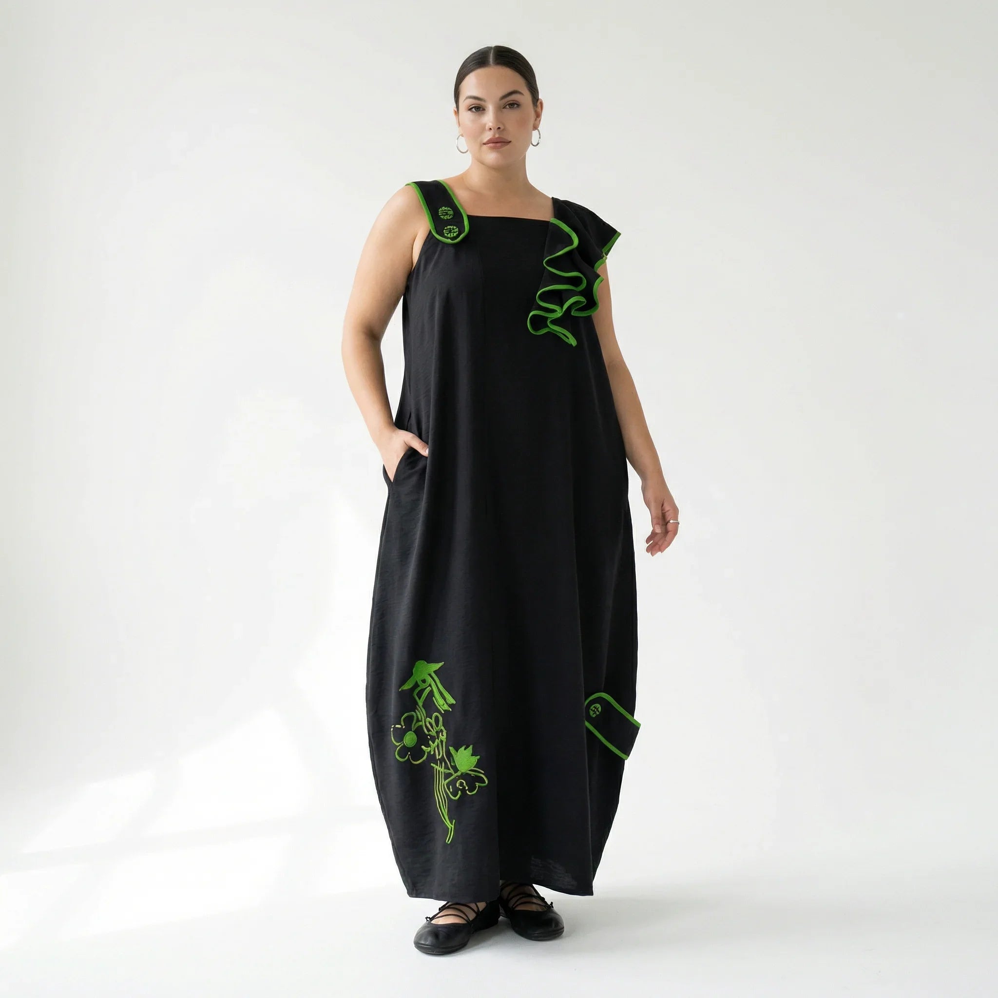 Damen Kleid schwarz-grün LUANI Avantgarde Maxikleid Baumwolle mit Stickerei, EU 40 bis 48