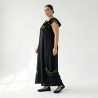 Damen Kleid schwarz-grün LUANI Avantgarde Maxikleid Baumwolle mit Stickerei, EU 40 bis 48