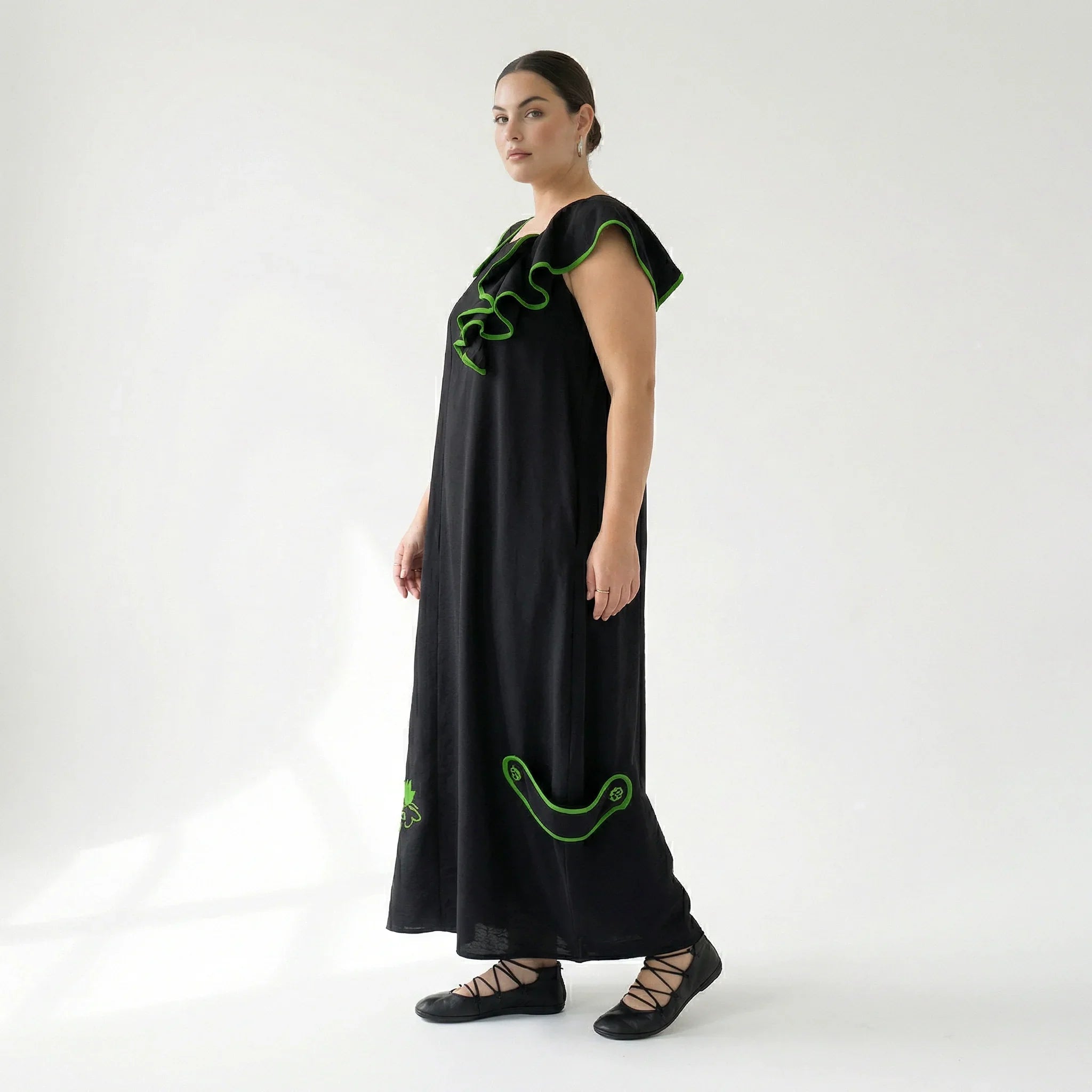 Damen Kleid schwarz-grün LUANI Avantgarde Maxikleid Baumwolle mit Stickerei, EU 40 bis 48