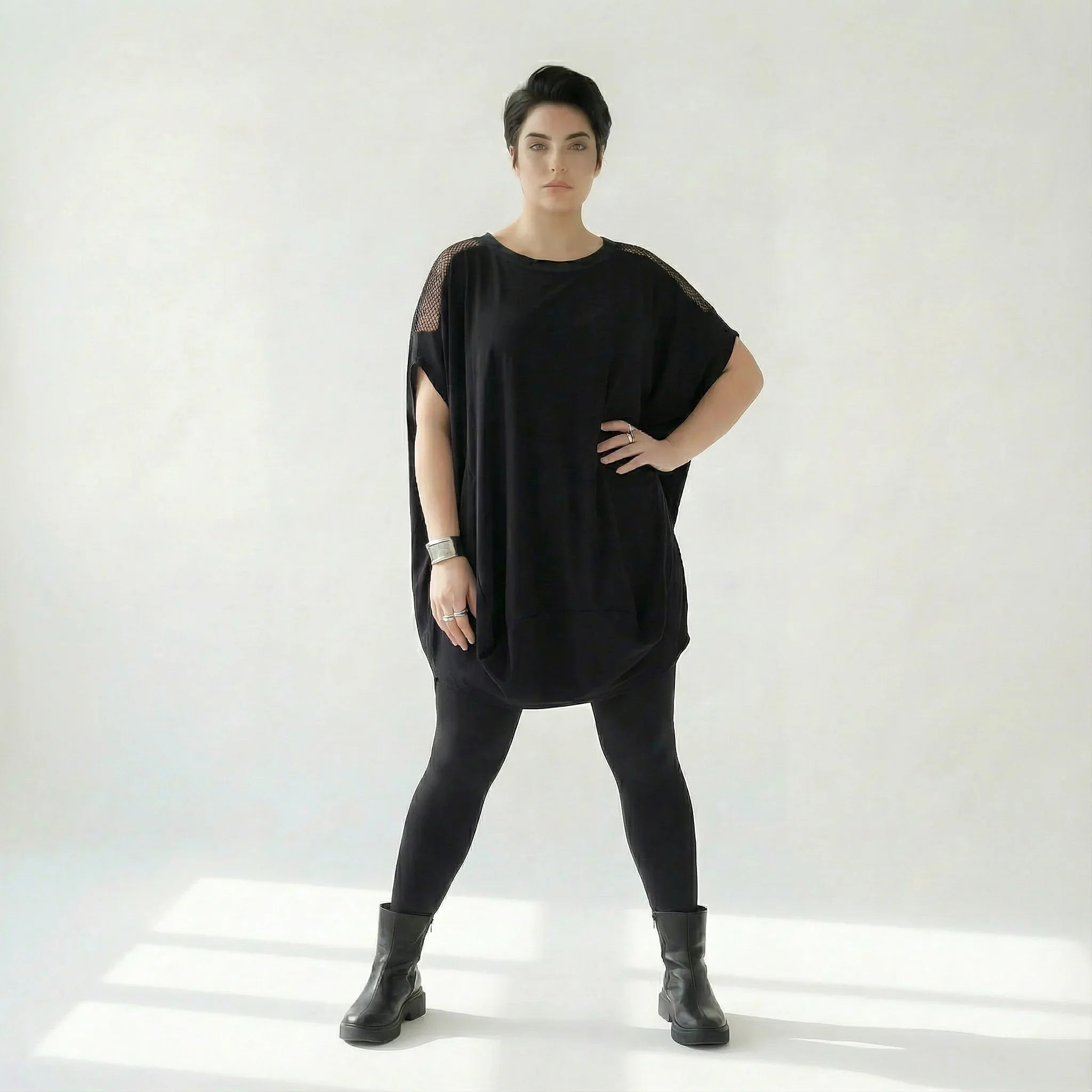 Damen Oversize-Tunika Schwarz von Caraclan aus Viskose mit Netzdetails, Gr. EU 38/50, Avantgarde, Lagenlook, Made in Türkei