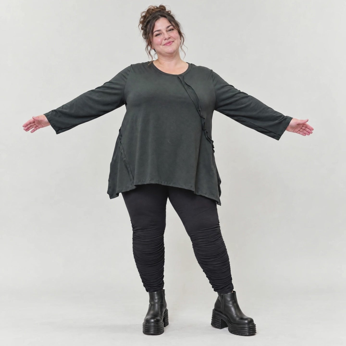 Schwarzes Langarmshirt Basic in fließender A-Linie aus weichem Stretchjersey aus Italien