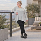 Kuscheliges Feinstrickshirt in Grau/Schwarz Melange mit fließender A-Linie aus Italien