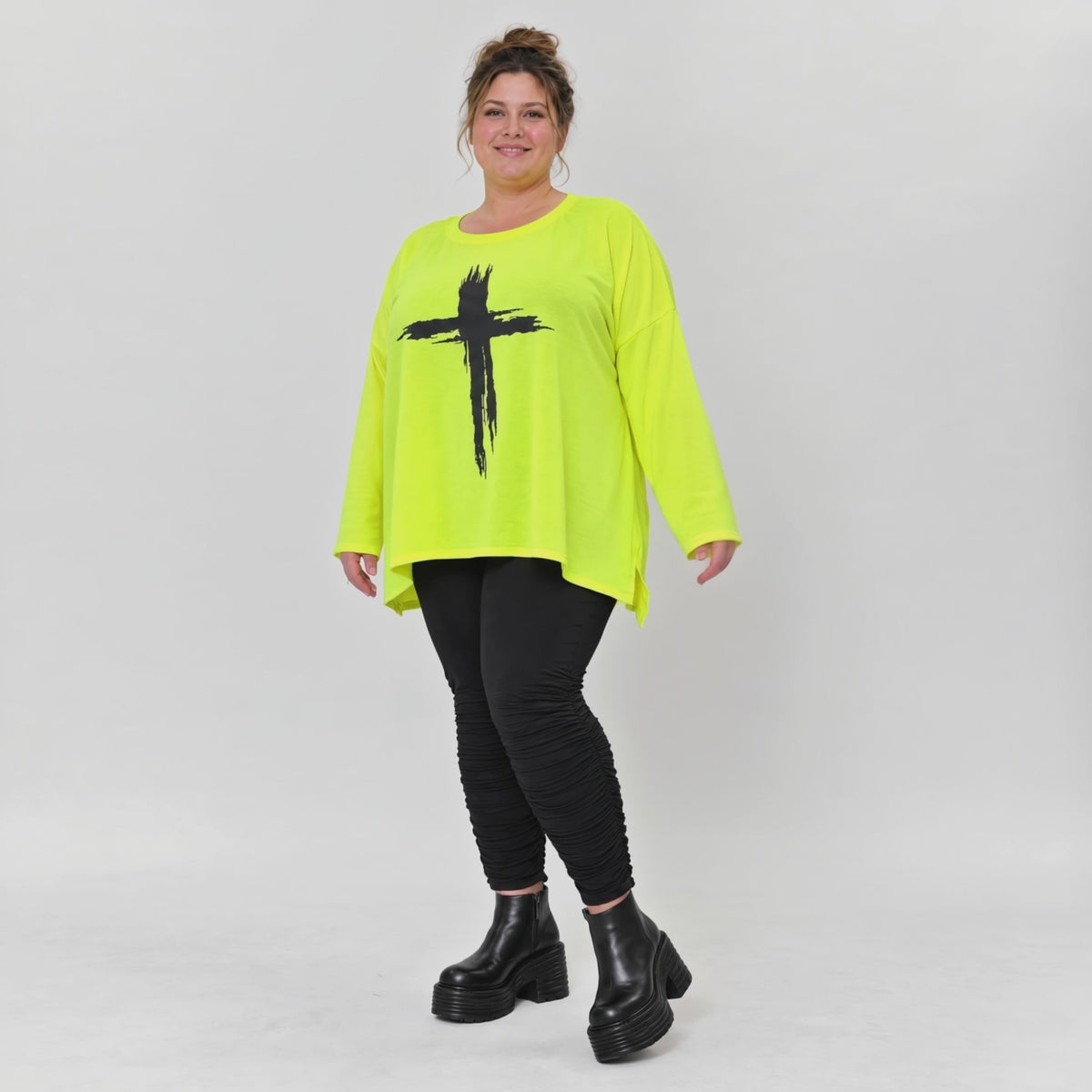 Langarmshirt in Neongelb aus weichem Baumwolljersey mit Rundhalsausschnitt und A-Linie