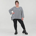 Langarmshirt in Creme/Dunkelblau mit A-Linie aus weichem Stretchjersey und Schlitzen