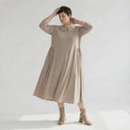 Beiges Ballonkleid Oversize mit Kragen und Taschen aus softem Slinky für Übergangszeit