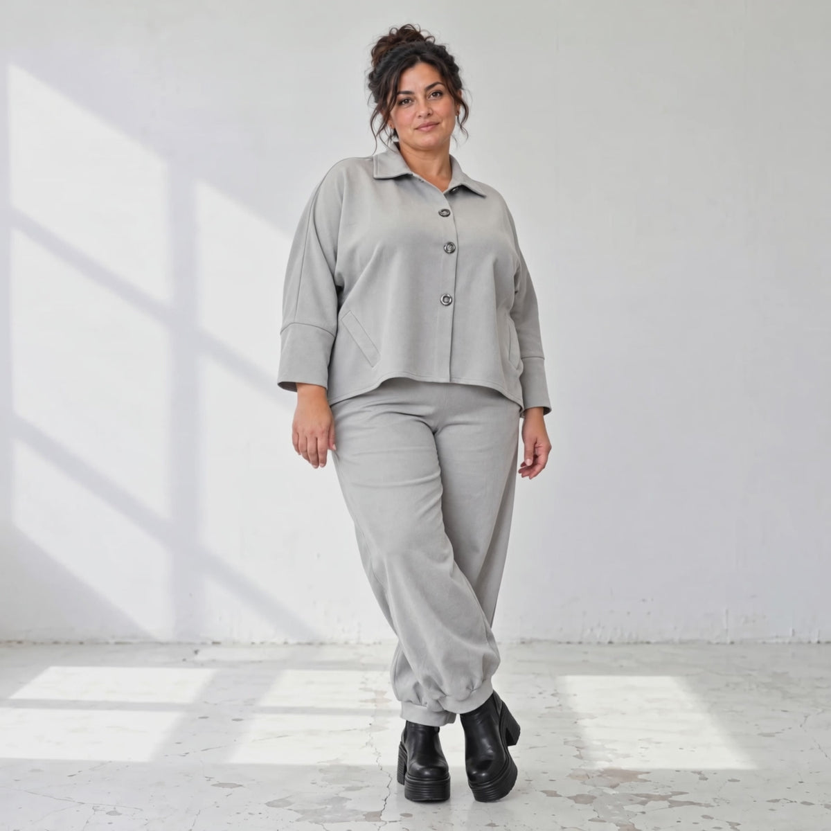 Graue Ballonjeans aus Stretchdenim in lockerer Form für bequemen lässigen Alltagslook