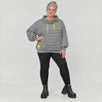 Kapuzenhoody aus Italien in Gelb/Schwarz/Weiß mit Streifendesign aus feinem Stretchjersey