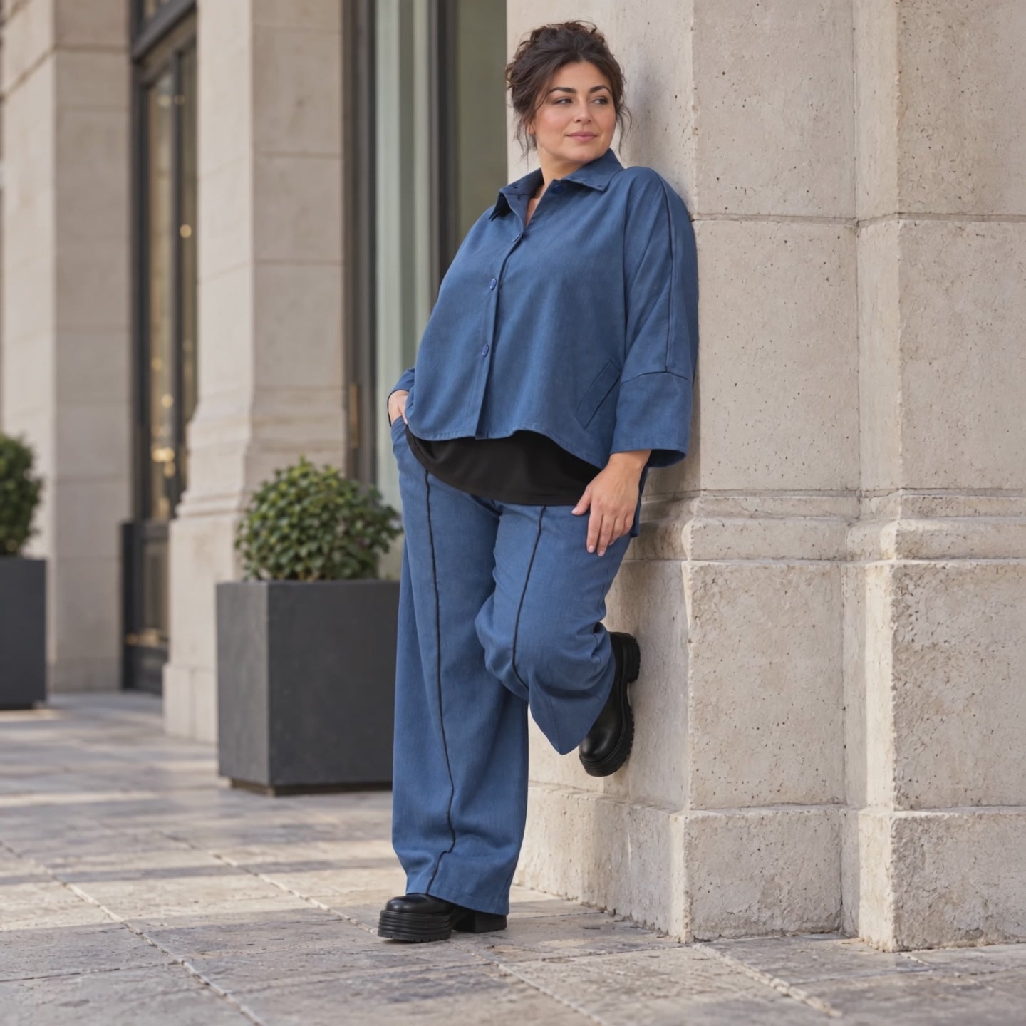 Jeansblaue Ballonhose aus Stretchdenim mit Dehnbund aus Baumwolle und Elasthan Basic