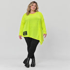 Langarmshirt in Neongelb mit asymmetrischem Zipfelsaum aus weichem Stretchjersey