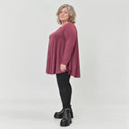 Bequemes Langarmshirt in sattem Bordeaux aus weichem Modal Stretch mit gerundeter Form