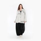 Jacquardjacke schwarz ecru aus Viskose mit Kragen Langarm und gerundetem Schnitt leger