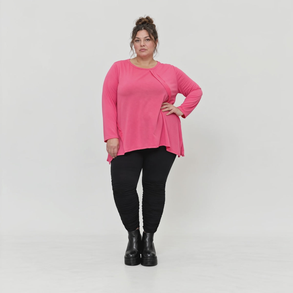 Pinkes Langarmshirt aus weichem Stretchjersey mit Rundhalsausschnitt und lässiger A-Linie
