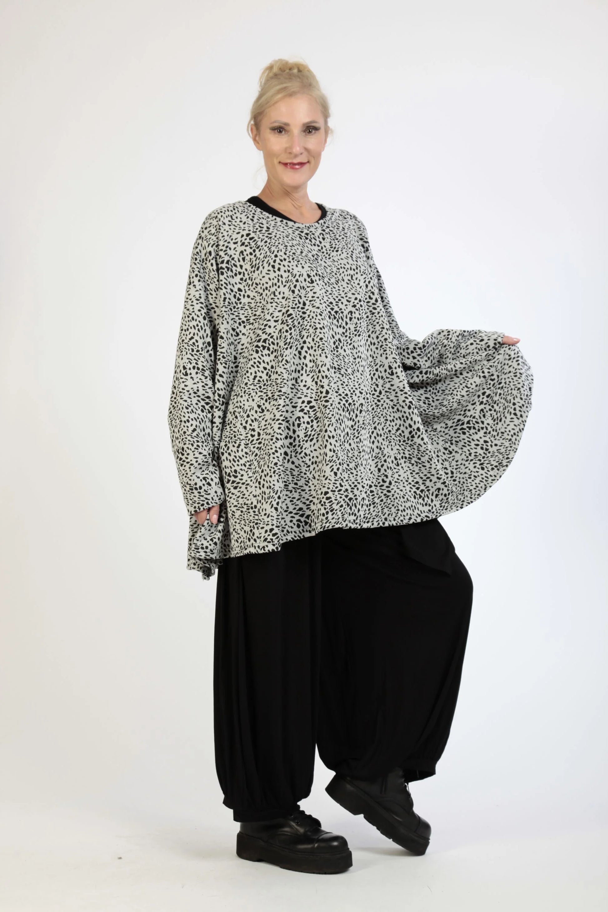  A-Form Bigshirt von AKH Fashion aus Materialmix, 1177.00593, Grau-Schwarz, Leopard, Schick