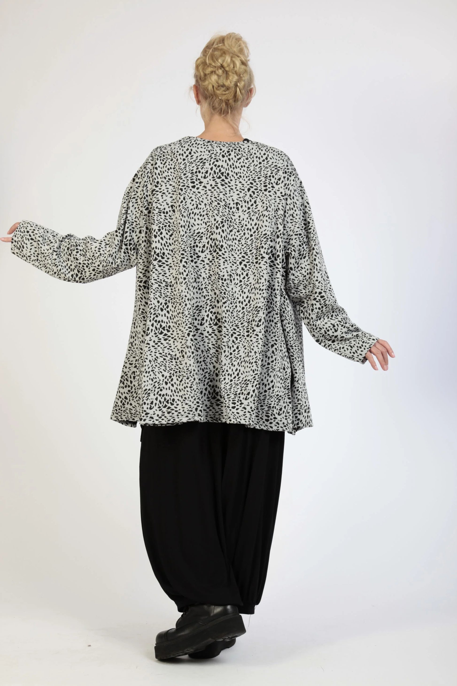  A-Form Bigshirt von AKH Fashion aus Materialmix, 1177.00593, Grau-Schwarz, Leopard, Schick