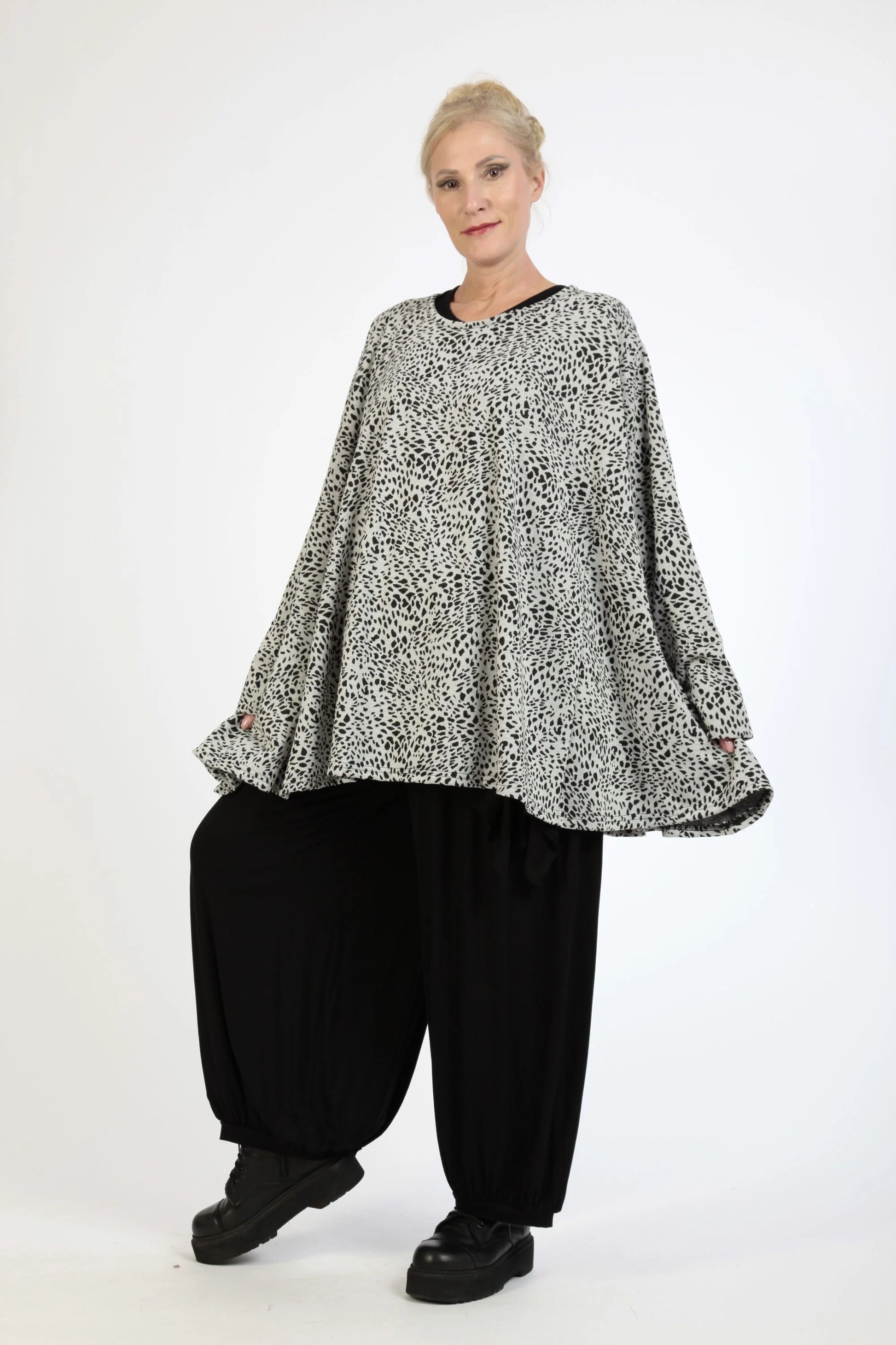  A-Form Bigshirt von AKH Fashion aus Materialmix, 1177.00593, Grau-Schwarz, Leopard, Schick