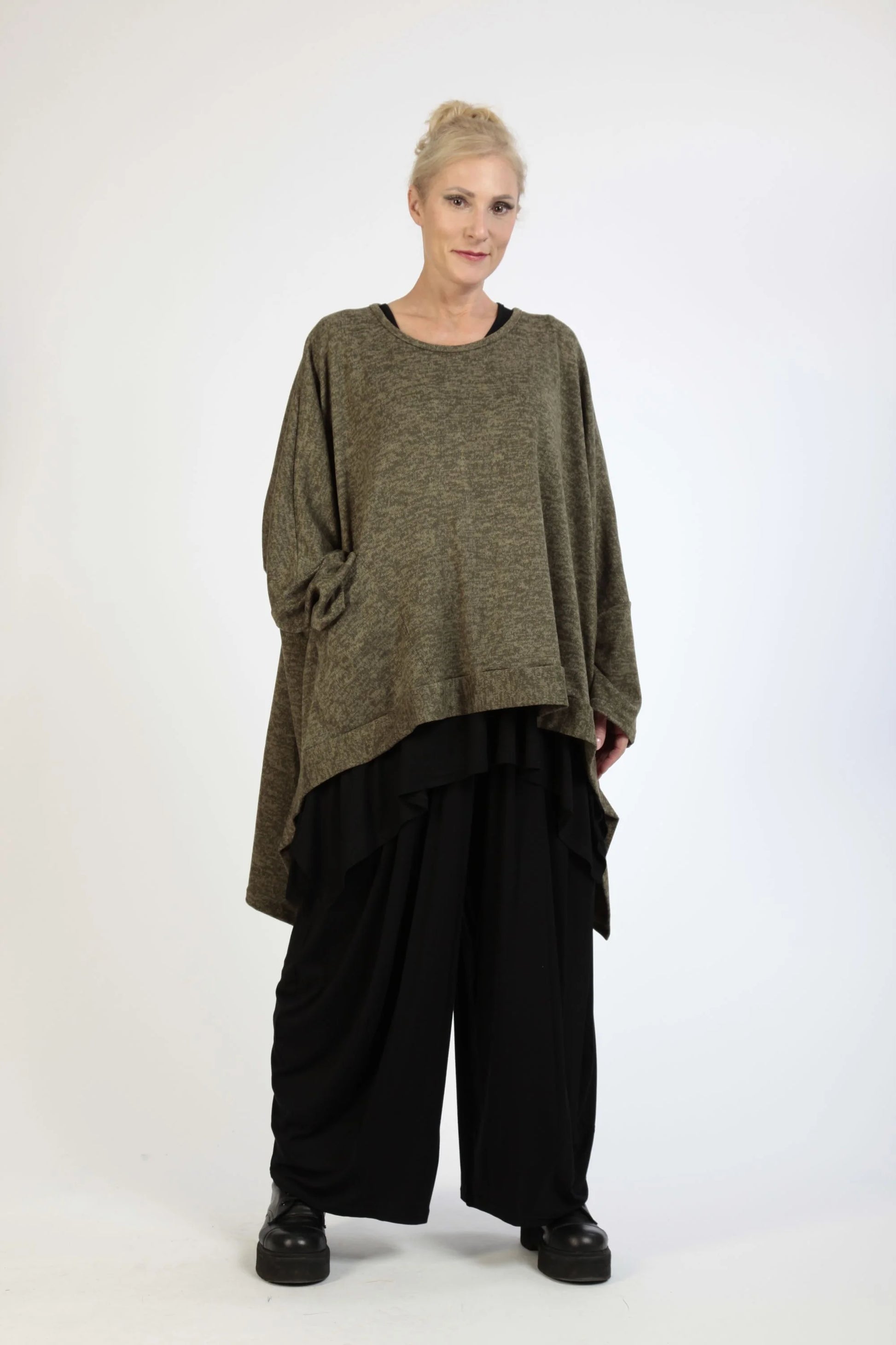  Bigshirt von AKH Fashion aus Polyester in Vokuhila-Form, 1179.06861, Olive, Schick, Modern