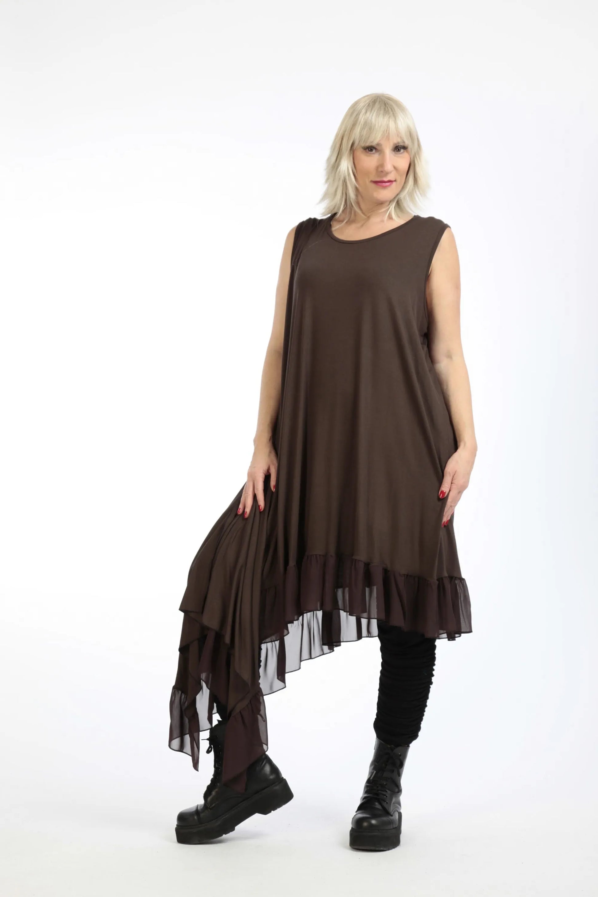  Asymmetrische Tunika in Braun aus weichem Jersey mit Chiffon-Besätzen und seitlichem Schlitz für Plus Size