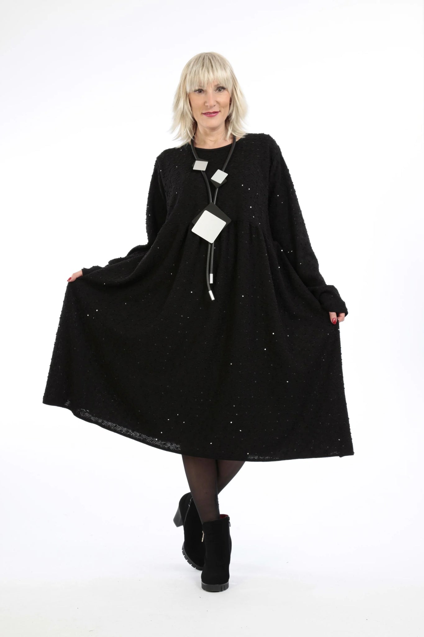  Stylisches A-Form Kleid aus weichem Boucle mit Pailletten für deinen Herbst/Winter-Look