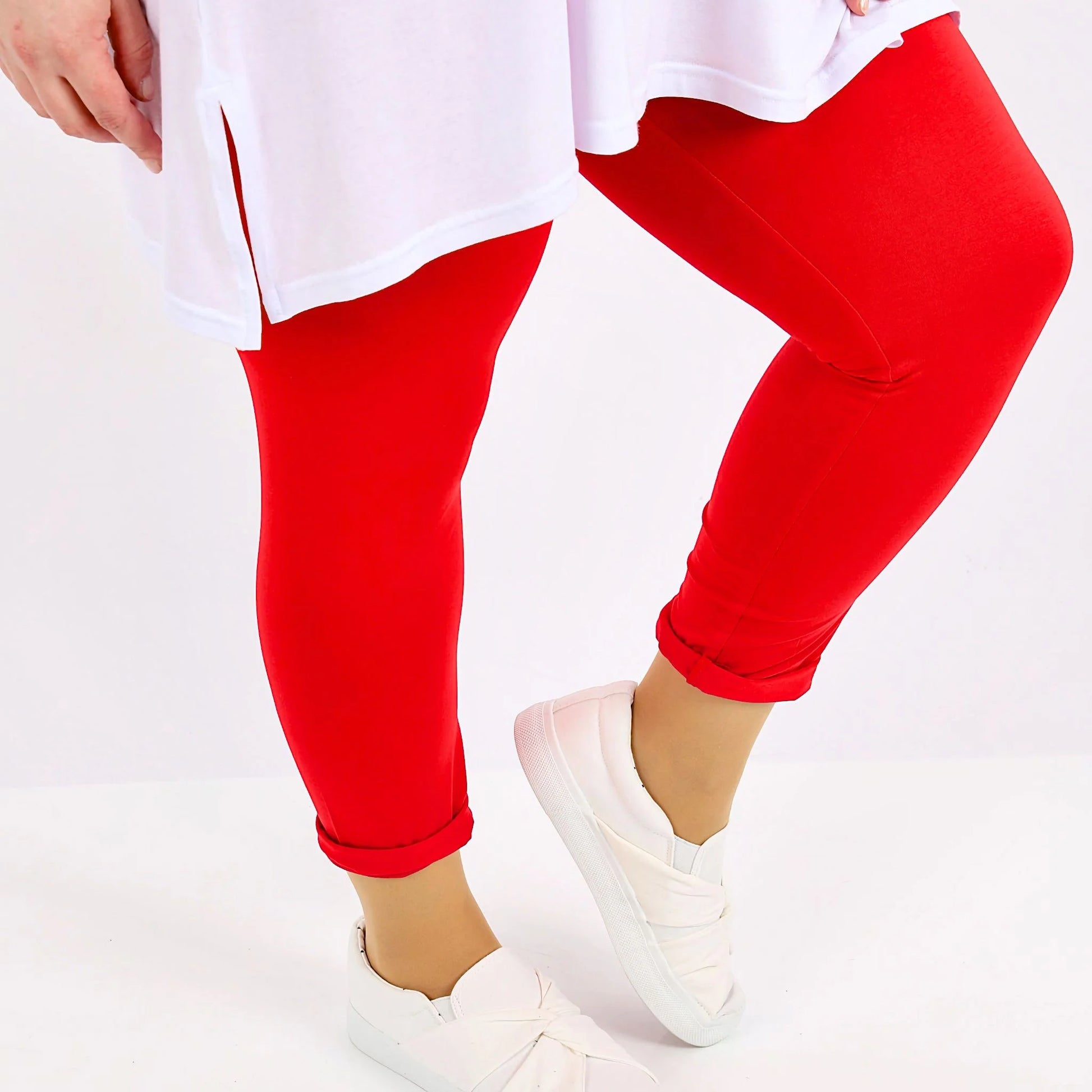  Figurbetonte Leggings in leuchtendem Rot aus hochwertiger Viskose für optimalen Tragekomfort