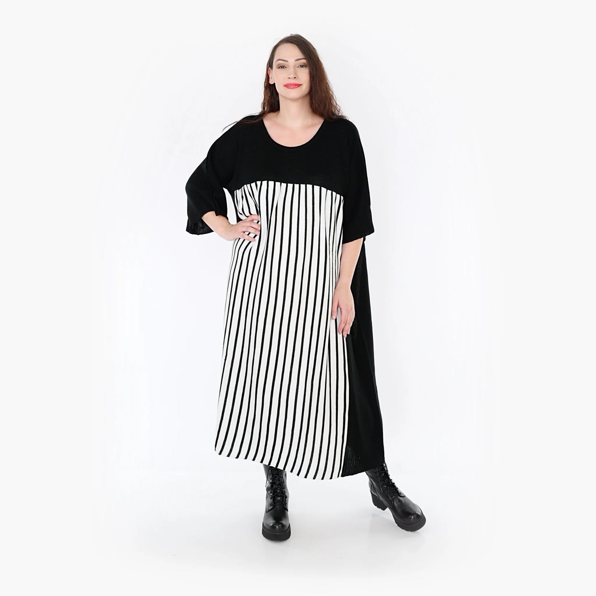  A-Form Kleid mit vertikalen Streifen in Schwarz-Weiß, 3/4-Ärmel für Plus Size Styles