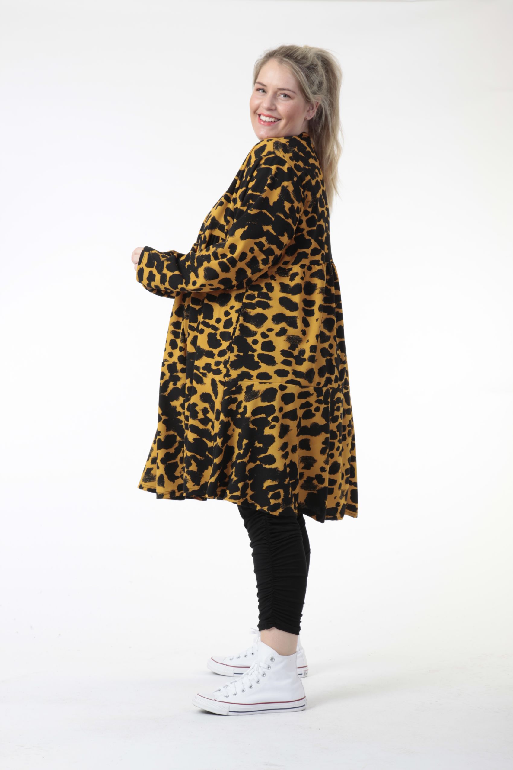  Kleid von AKH Fashion aus Viskose, 0743.06723, Schwarz-Senf, Leopard, Ausgefallen, Modern